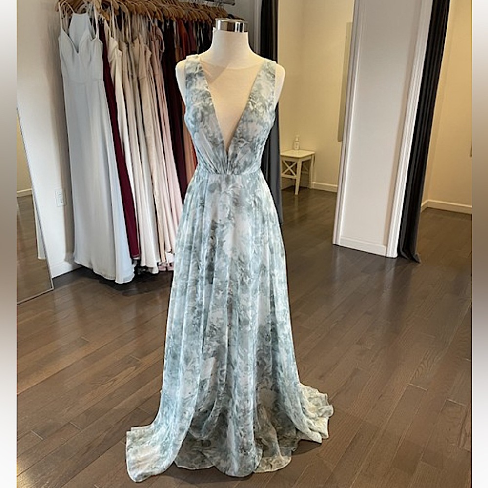 Jenny Yoo V-Neck Marble Print Chiffon Bridesmaid Dress in Light Blue and White